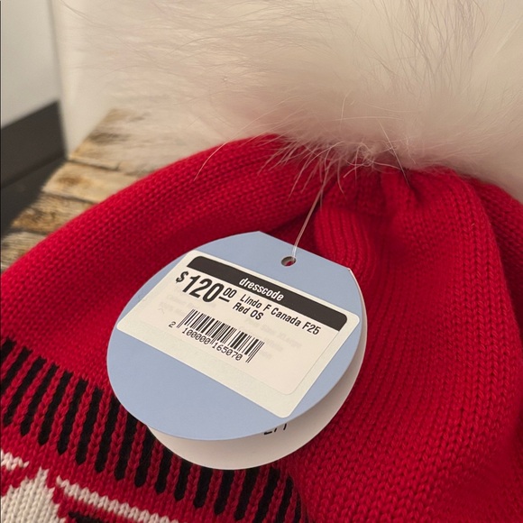 LINDO F Canada Hat Raccoon Pom Knit Merino Wool Red White NWT - Picture 10 of 12